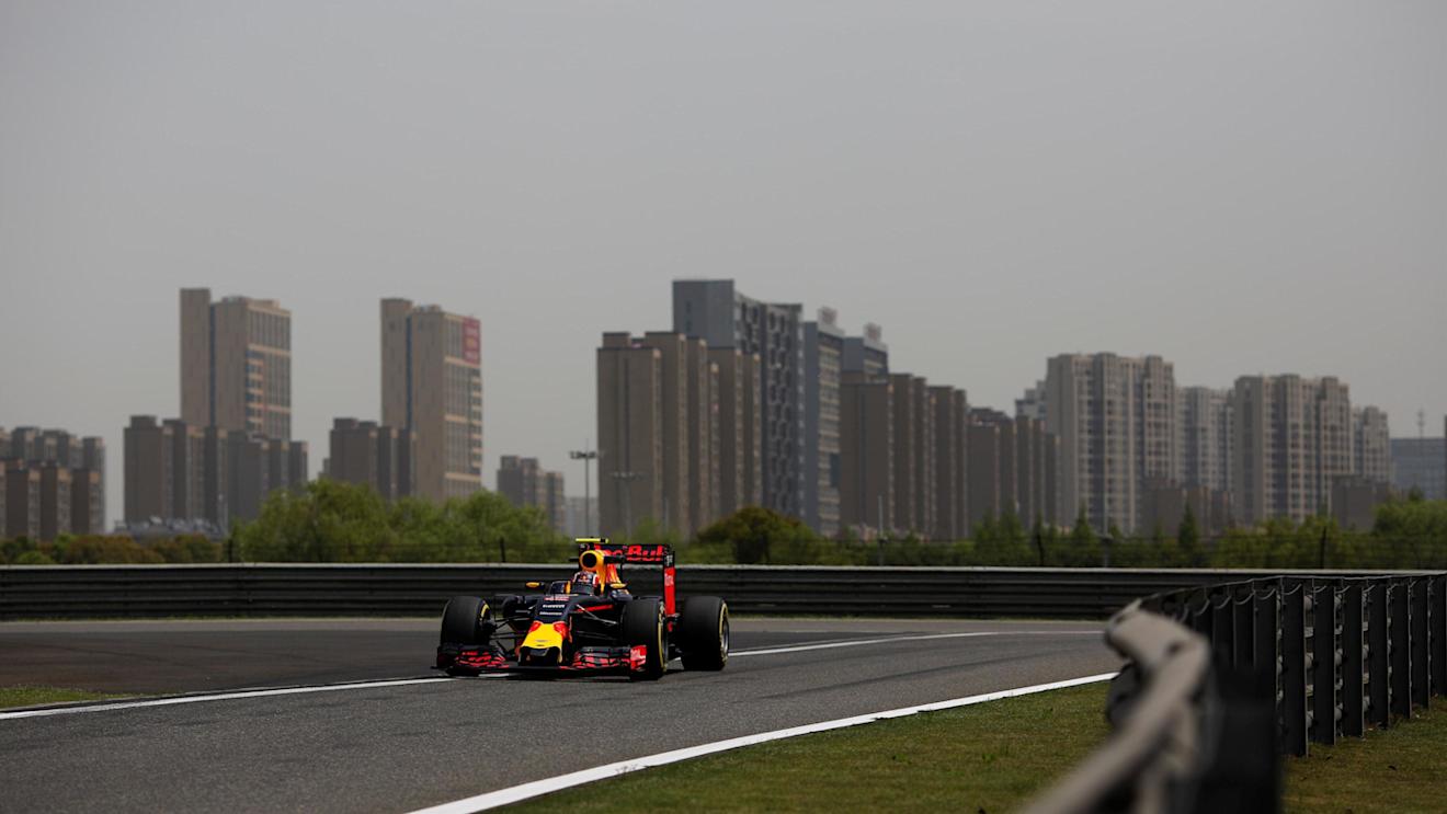 Daniil Kvyat (RUS) Red Bull Racing RB12 at Formula One World Championship, Rd3, Chinese Grand Prix, Practice, Shanghai, China, Friday 15 April 2016. © Sutton Motorsport Images