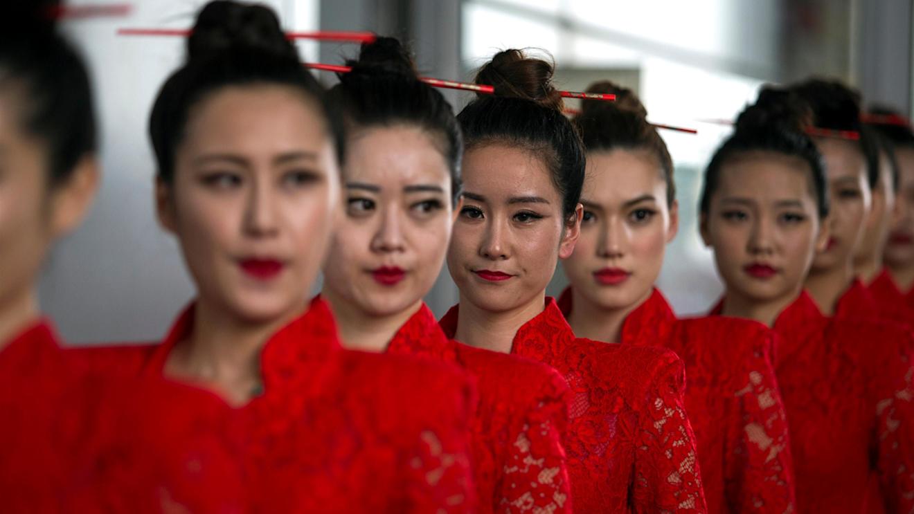Grid Girls at Formula One World Championship, Rd3, Chinese Grand Prix, Qualifying, Shanghai, China, Saturday 16 April 2016. © Sutton Motorsport Images