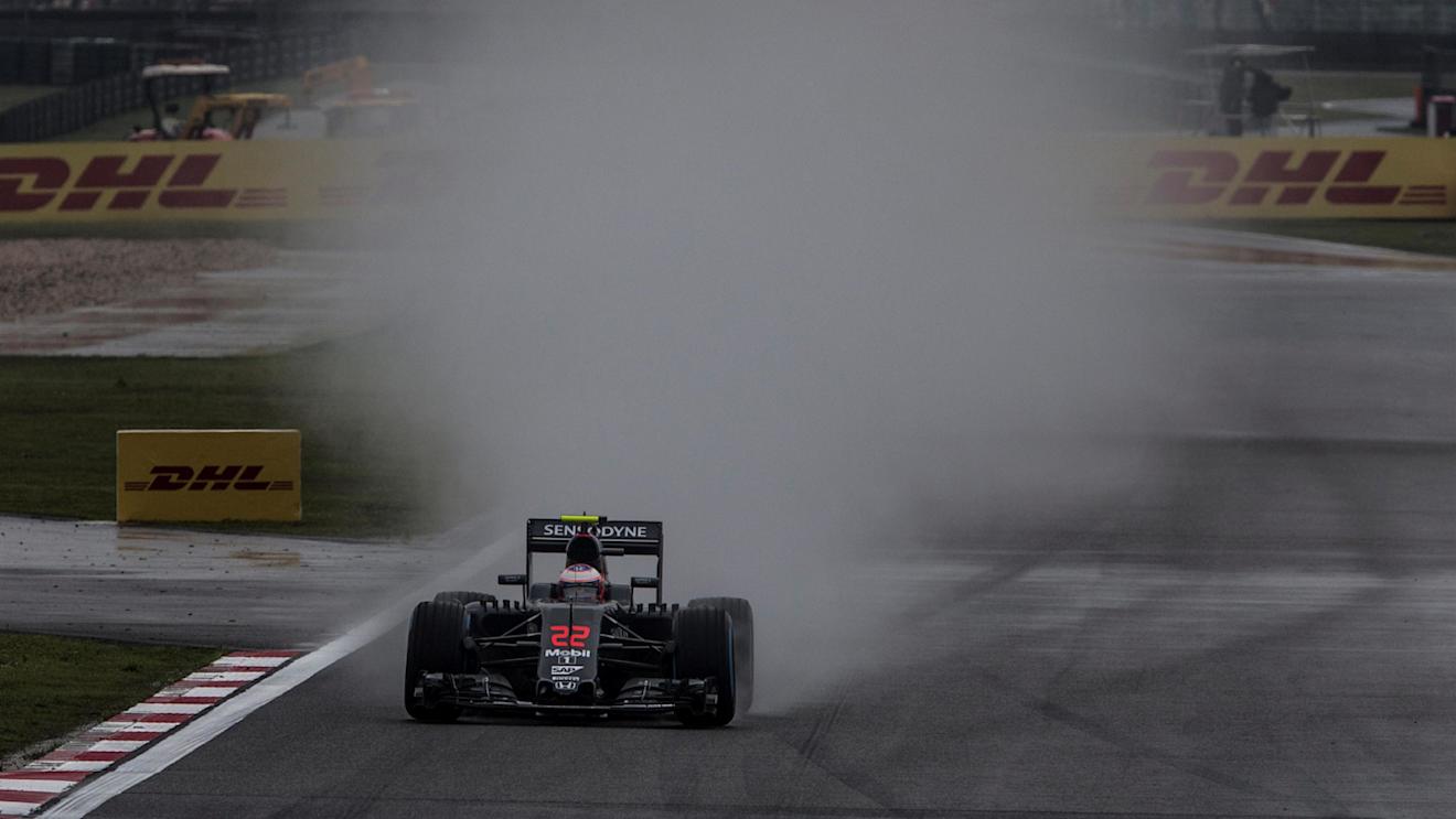 Jenson Button (GBR) McLaren MP4-31 at Formula One World Championship, Rd3, Chinese Grand Prix, Qualifying, Shanghai, China, Saturday 16 April 2016. © Sutton Motorsport Images