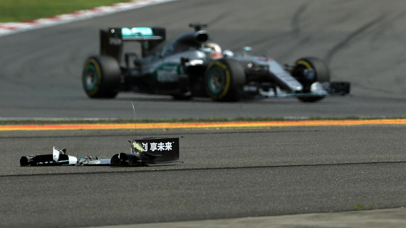 Lewis Hamilton (GBR) Mercedes-Benz F1 W07 Hybrid passes his front wing debris on the track at Formula One World Championship, Rd3, Chinese Grand Prix, Race, Shanghai, China, Sunday 17 April 2016. © Sutton Motorsport Images