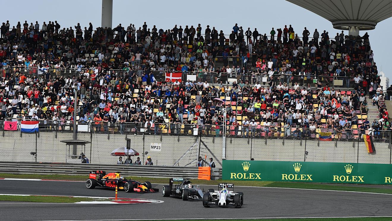 Felipe Massa (BRA) Williams FW38 leads Lewis Hamilton (GBR) Mercedes-Benz F1 W07 Hybrid and Daniel Ricciardo (AUS) Red Bull Racing RB12 at Formula One World Championship, Rd3, Chinese Grand Prix, Race, Shanghai, China, Sunday 17 April 2016. © Sutton Motorsport Images