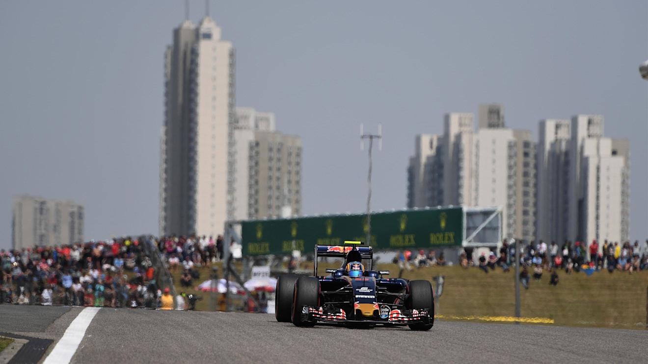 Carlos Sainz (ESP) Scuderia Toro Rosso STR11 on the grid at Formula One World Championship, Rd3, Chinese Grand Prix, Race, Shanghai, China, Sunday 17 April 2016. © Sutton Motorsport Images
