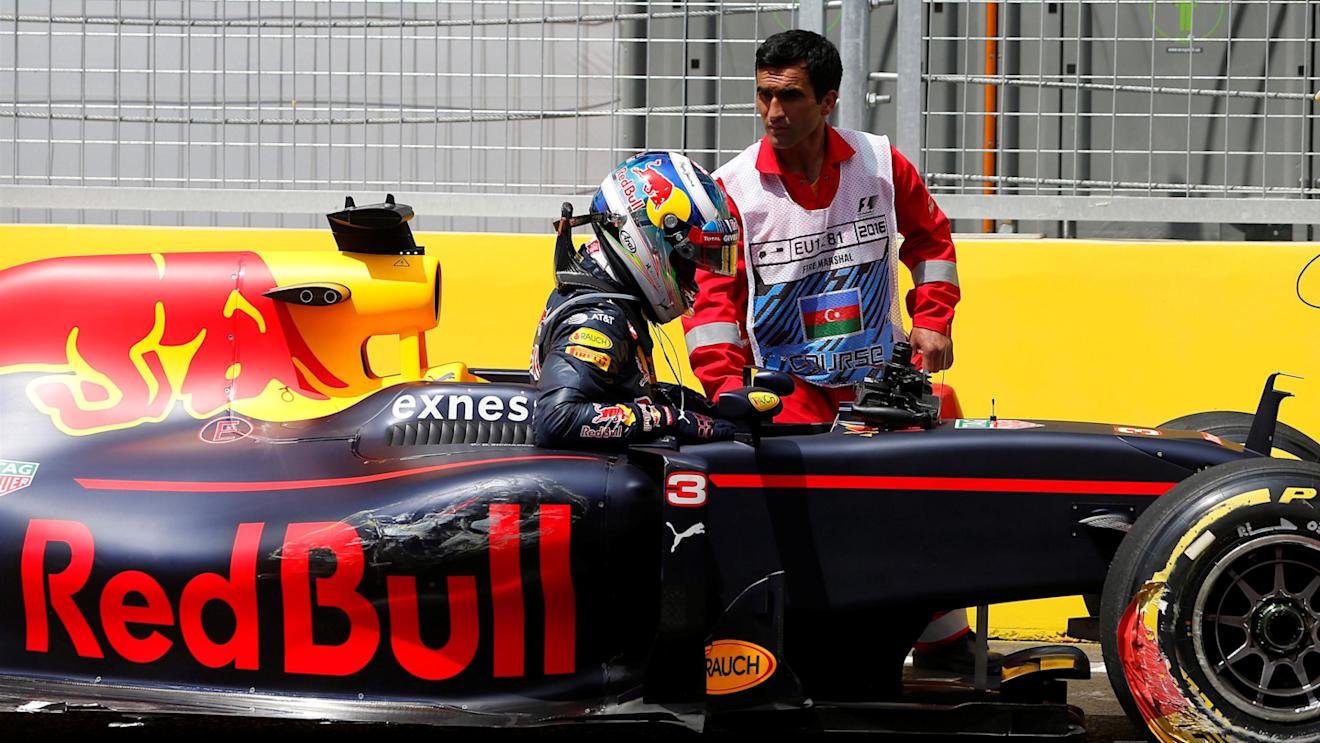 Daniel Ricciardo (AUS) Red Bull Racing RB12 crashed in FP1 at Formula One World Championship, Rd8, European Grand Prix, Practice, Baku City Circuit, Baku, Azerbaijan, Friday 17 June 2016. © Sutton Images