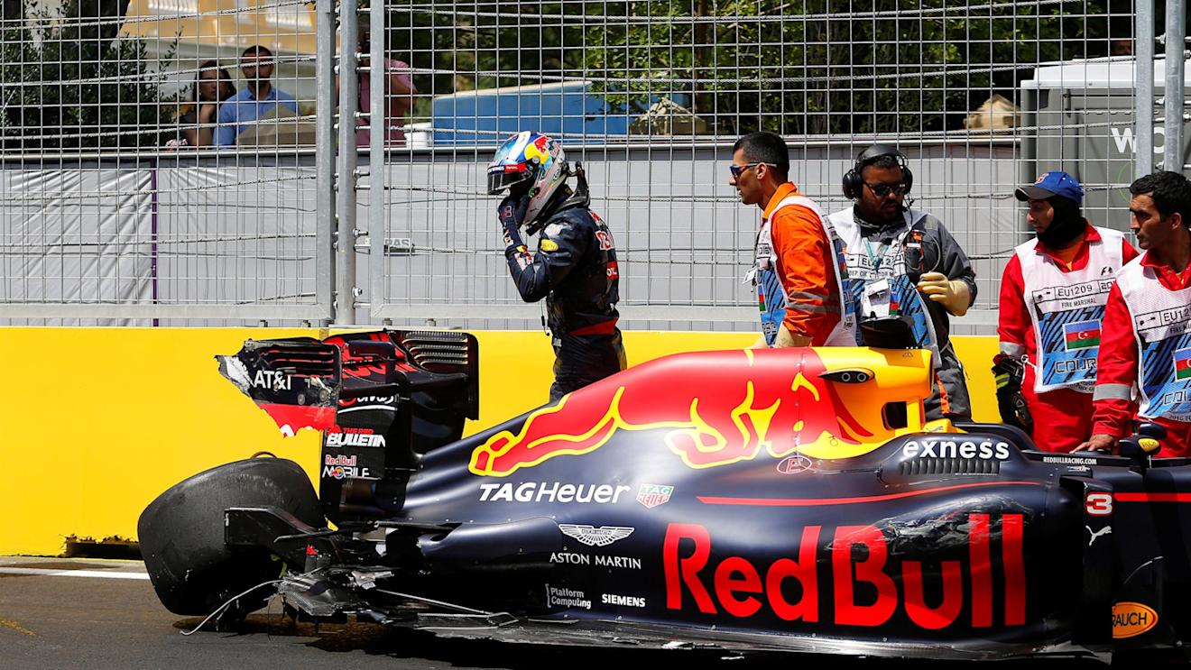 Daniel Ricciardo (AUS) Red Bull Racing RB12 crashed in FP1 at Formula One World Championship, Rd8, European Grand Prix, Practice, Baku City Circuit, Baku, Azerbaijan, Friday 17 June 2016. © Sutton Images