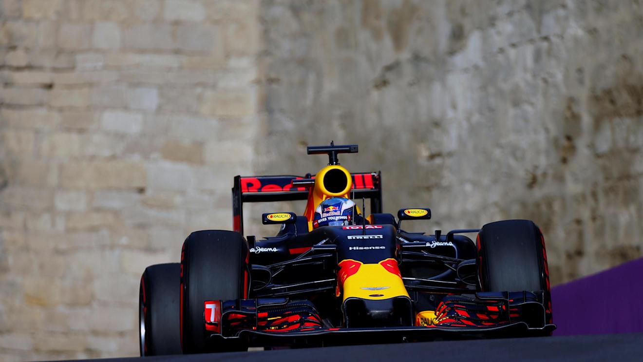 Daniel Ricciardo (AUS) Red Bull Racing RB12 at Formula One World Championship, Rd8, European Grand Prix, Qualifying, Baku City Circuit, Baku, Azerbaijan, Saturday 18 June 2016. © Sutton Images