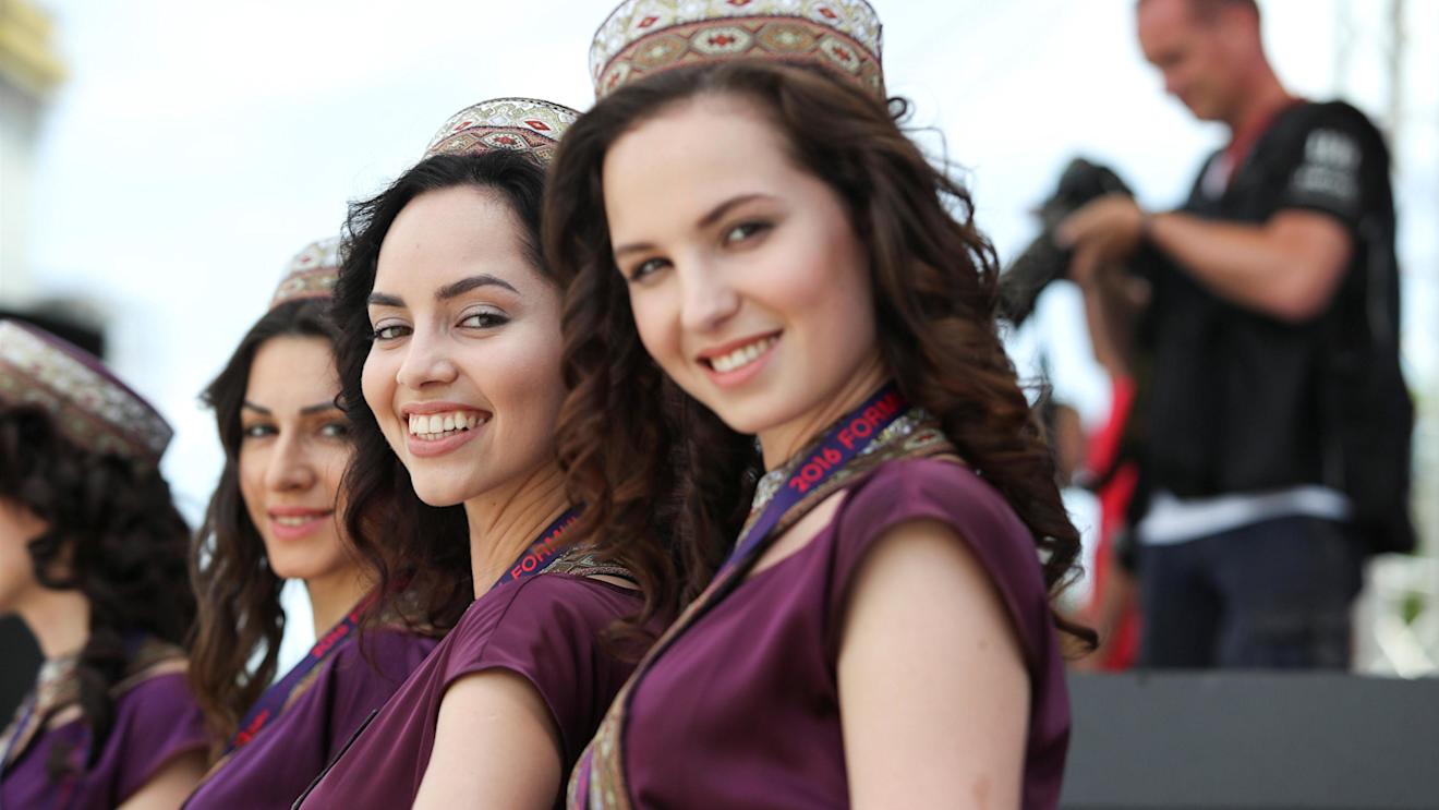 Grid girls at Formula One World Championship, Rd8, European Grand Prix, Race, Baku City Circuit, Baku, Azerbaijan, Sunday 19 June 2016. © Sutton Images