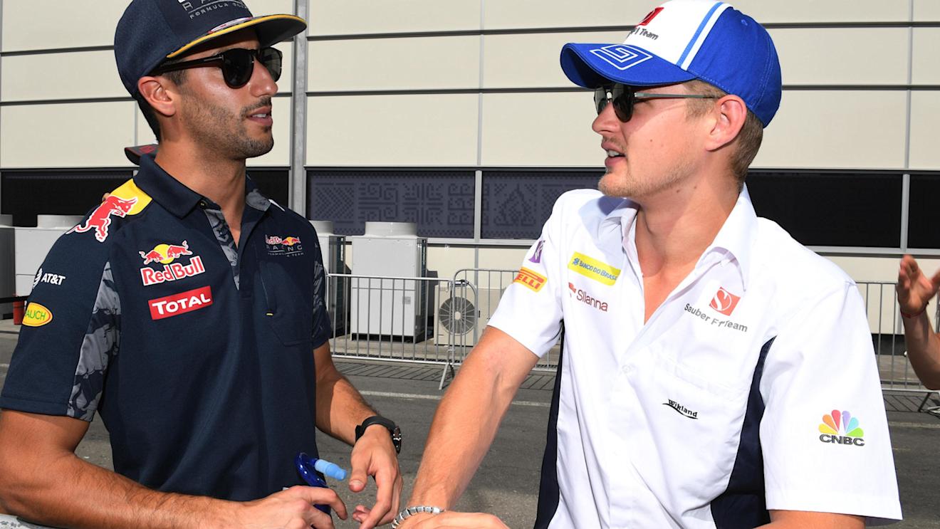 Daniel Ricciardo (AUS) Red Bull Racing and Marcus Ericsson (SWE) Sauber on the drivers parade at Formula One World Championship, Rd8, European Grand Prix, Race, Baku City Circuit, Baku, Azerbaijan, Sunday 19 June 2016. © Sutton Images