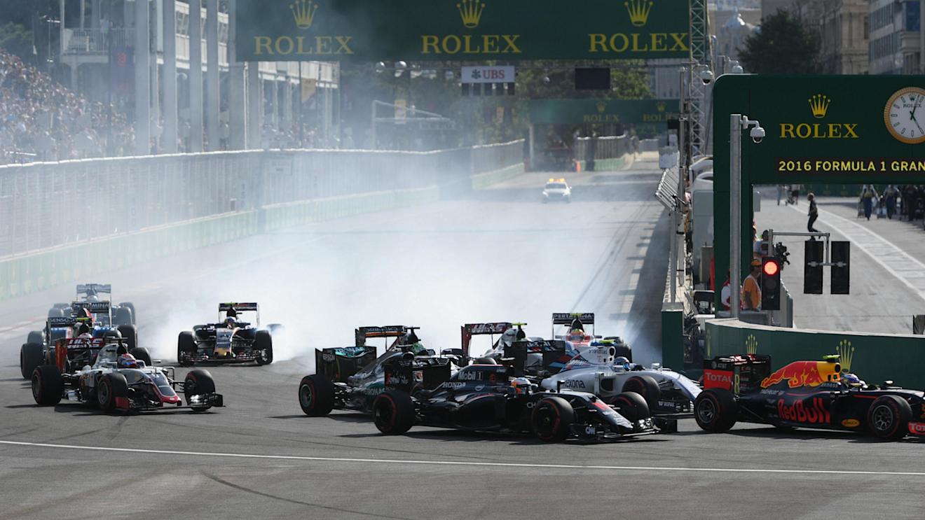 Start of the race at Formula One World Championship, Rd8, European Grand Prix, Race, Baku City Circuit, Baku, Azerbaijan, Sunday 19 June 2016. © Sutton Images