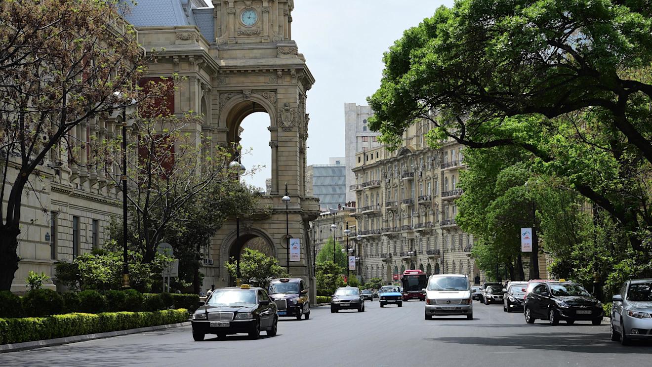 Turn 14 and Turn 15 street view at Baku City Visit, Baku, Azerbaijan, 28-29 April 2016. © Sutton Motorsport Images