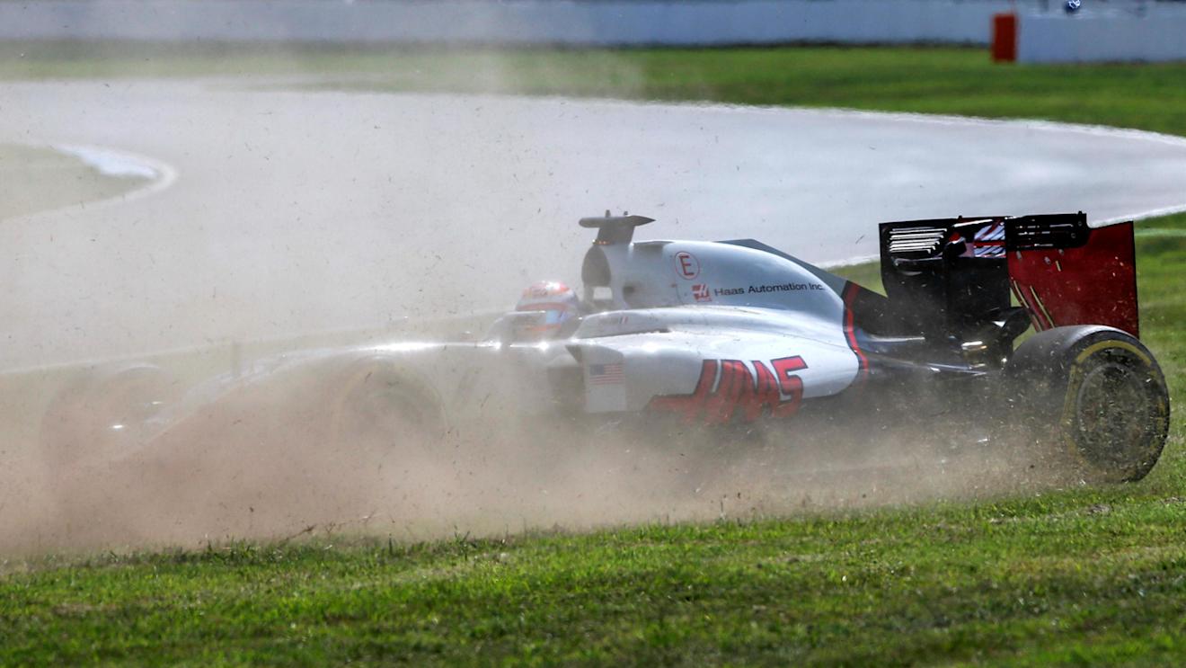 Romain Grosjean (FRA) Haas VF-16 spins accross the grass at Formula One World Championship, Rd12, German Grand Prix, Qualifying, Hockenheim, Germany, Saturday 30 July 2016. © Sutton Images