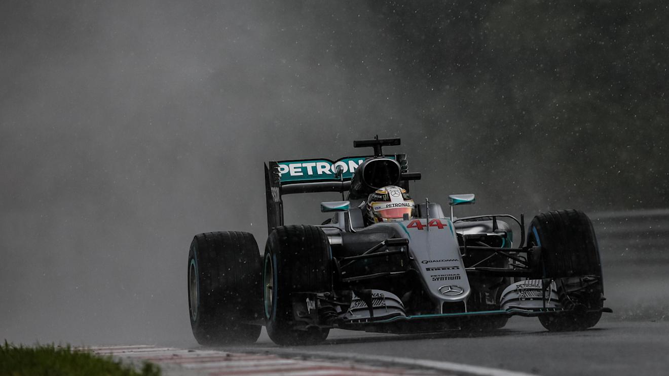 Lewis Hamilton (GBR) Mercedes-Benz F1 W07 Hybrid at Formula One World Championship, Rd11, Hungarian Grand Prix, Qualifying, Hungaroring, Hungary, Saturday 23 July 2016. © Sutton Images