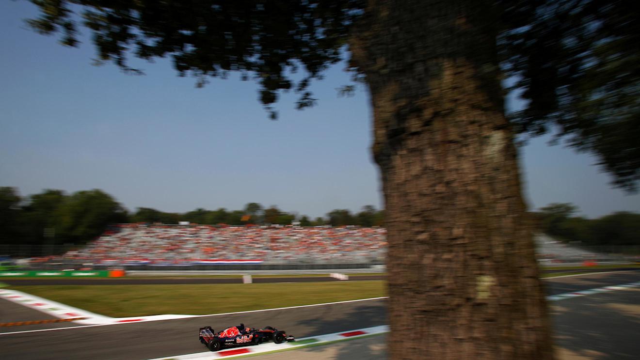 Daniil Kvyat (RUS) Scuderia Toro Rosso STR11 at Formula One World Championship, Rd14, Italian Grand Prix, Practice, Monza, Italy, Friday 2 September 2016. © Sutton Images