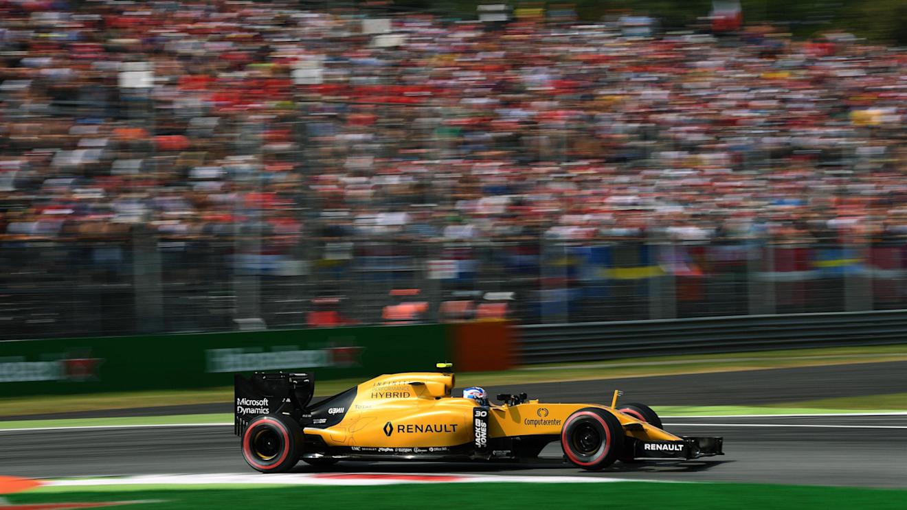 Jolyon Palmer (GBR) Renault Sport F1 Team RS16 at Formula One World Championship, Rd14, Italian Grand Prix, Qualifying, Monza, Italy, Saturday 3 September 2016. © Sutton Images