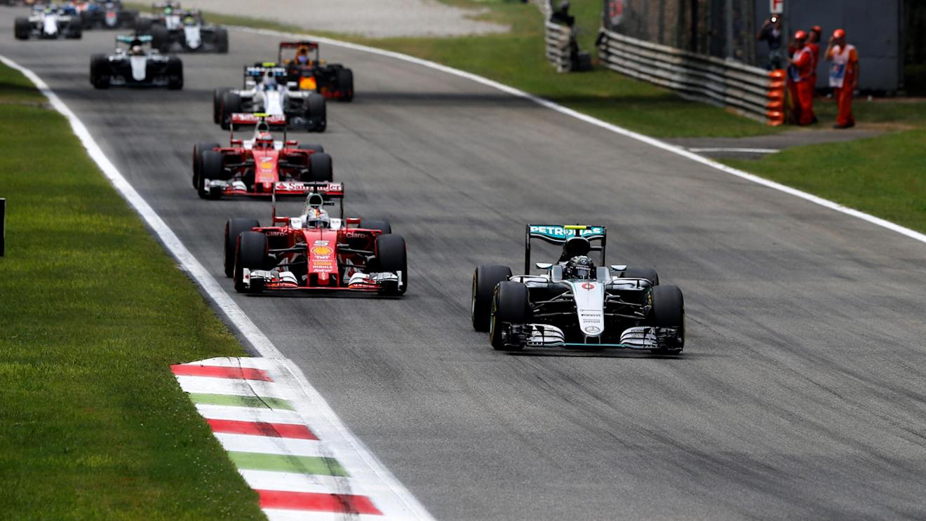 Nico Rosberg (GER) Mercedes-Benz F1 W07 Hybrid leads at the start of the race at Formula One World Championship, Rd14, Italian Grand Prix, Race, Monza, Italy, Sunday 4 September 2016. © Sutton Images