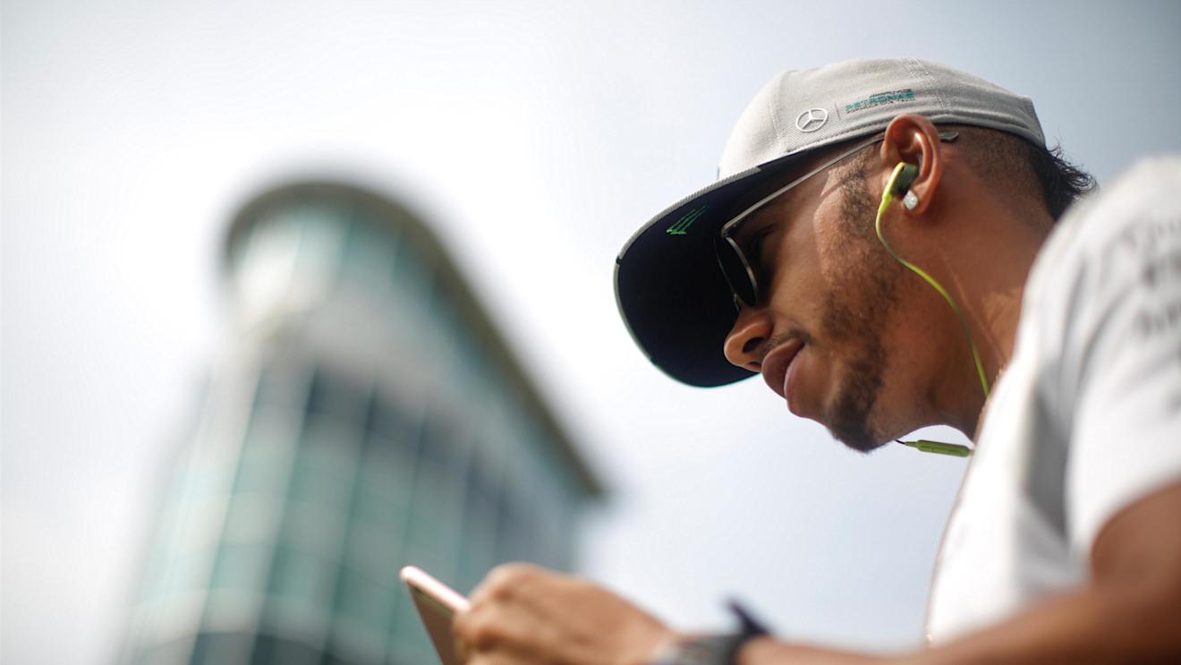 Lewis Hamilton (GBR) Mercedes AMG F1 on the drivers parade at Formula One World Championship, Rd14, Italian Grand Prix, Race, Monza, Italy, Sunday 4 September 2016. © Sutton Images