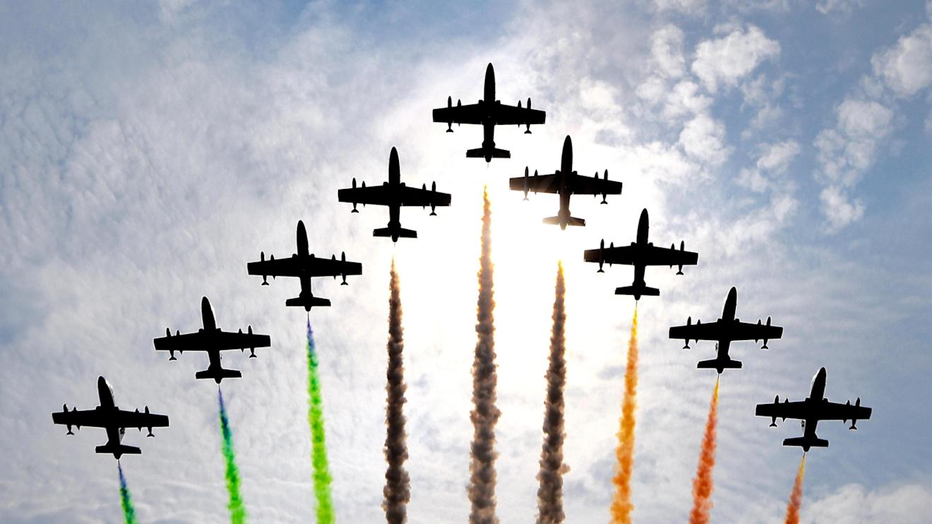 Fly past at Formula One World Championship, Rd14, Italian Grand Prix, Race, Monza, Italy, Sunday 4 September 2016. © Sutton Images