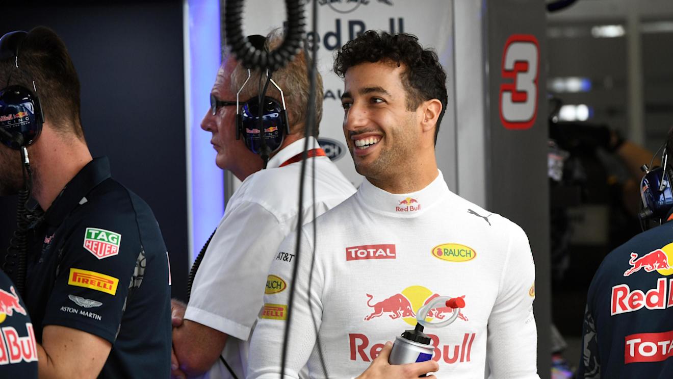 Daniel Ricciardo (AUS) Red Bull Racing at Formula One World Championship, Rd17, Japanese Grand Prix, Qualifying, Suzuka, Japan, Saturday 8 October 2016. © Sutton Images