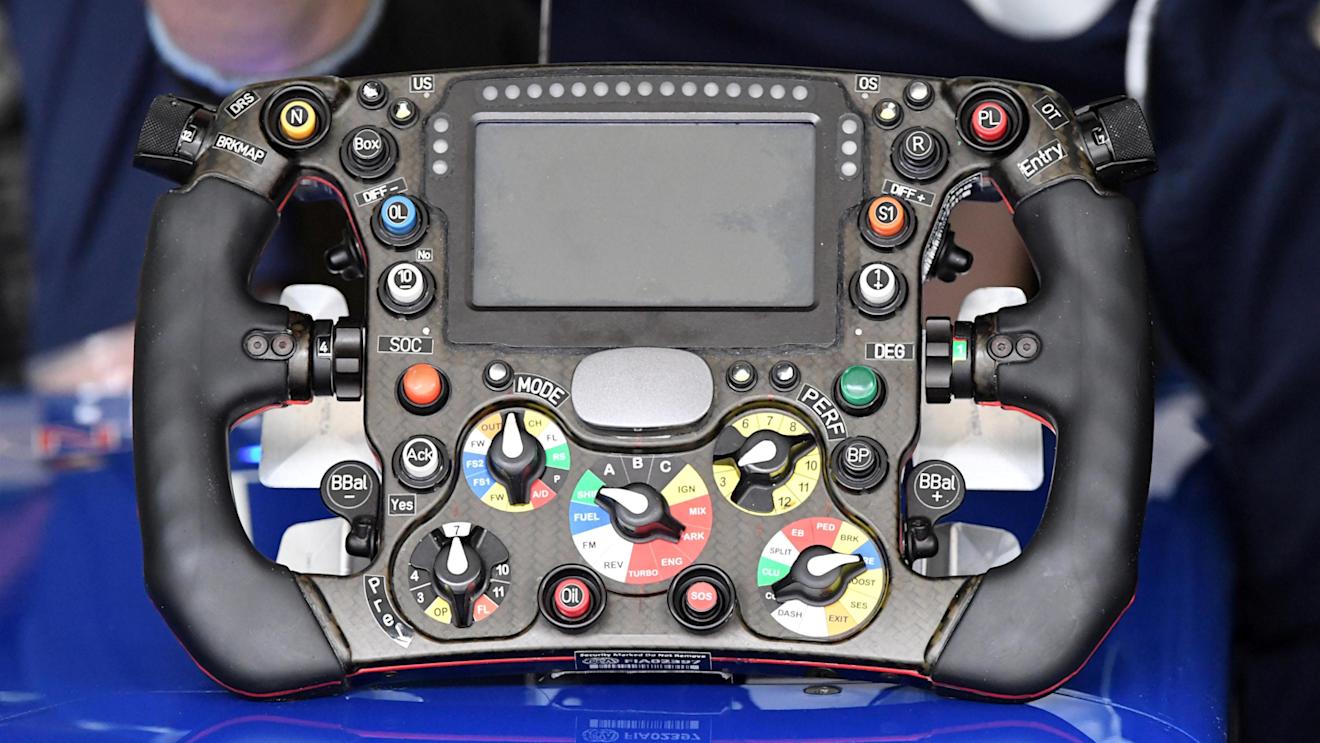 Sauber C35 steering wheel at Formula One World Championship, Rd17, Japanese Grand Prix, Qualifying, Suzuka, Japan, Saturday 8 October 2016. © Sutton Images