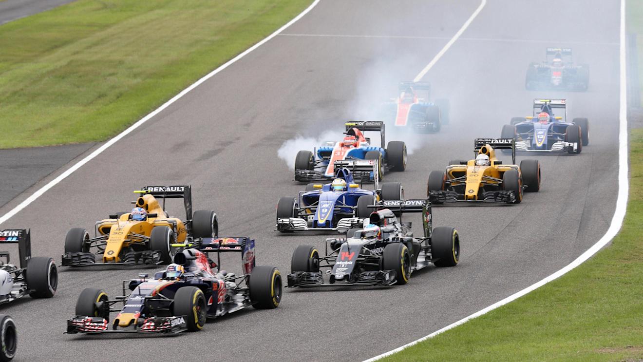 Start of the race at Formula One World Championship, Rd17, Japanese Grand Prix, Race, Suzuka, Japan, Sunday 9 October 2016. © Sutton Images