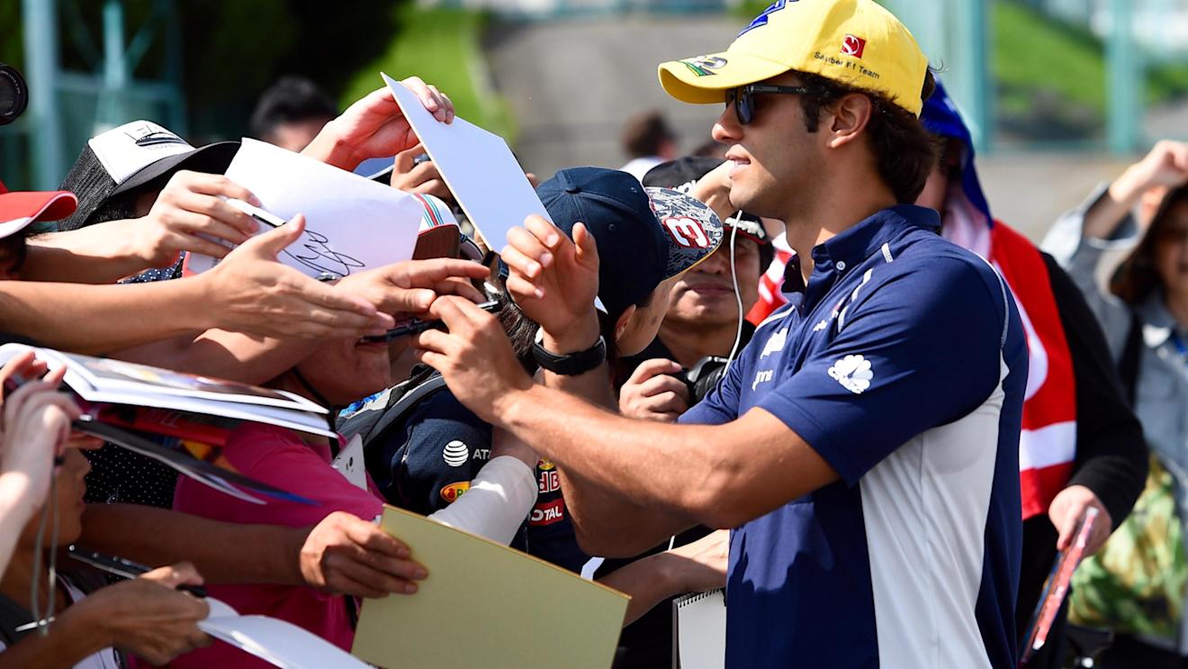 Felipe Nasr (BRA) Sauber signs autographs for the fans at Formula One World Championship, Rd17, Japanese Grand Prix, Preparations, Suzuka, Japan, Thursday 6 October 2016. © Sutton Images