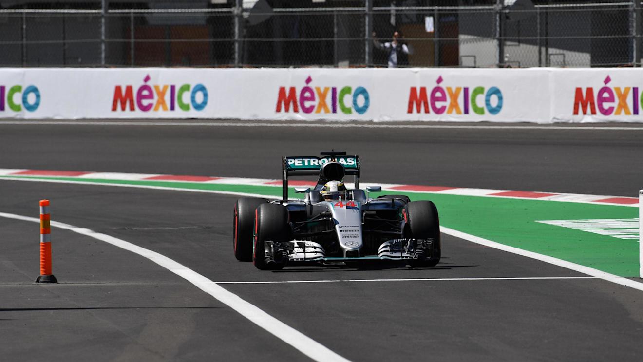 Lewis Hamilton (GBR) Mercedes-Benz F1 W07 Hybrid at Formula One World Championship, Rd19, Mexican Grand Prix, Qualifying, Circuit Hermanos Rodriguez, Mexico City, Mexico, Saturday 29 October 2016. © Sutton Images