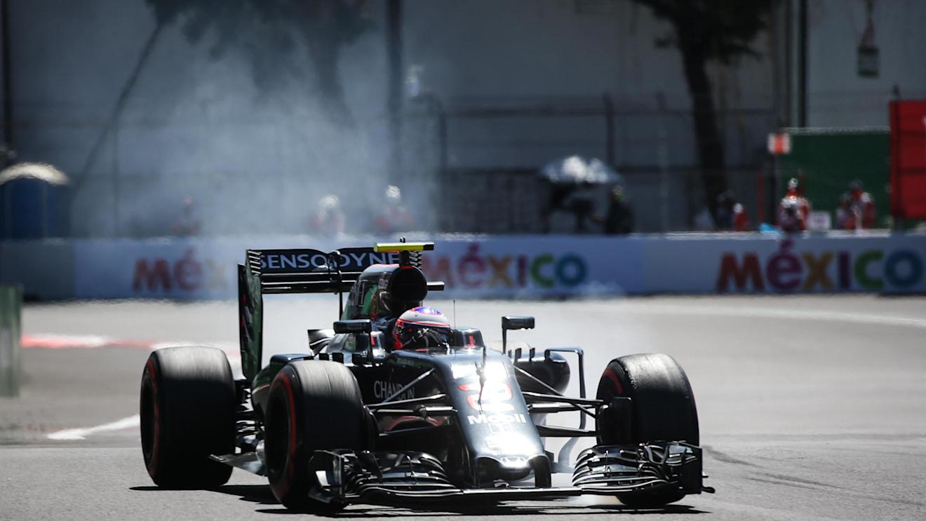 Jenson Button (GBR) McLaren MP4-31 locks up at Formula One World Championship, Rd19, Mexican Grand Prix, Qualifying, Circuit Hermanos Rodriguez, Mexico City, Mexico, Saturday 29 October 2016. © Sutton Images