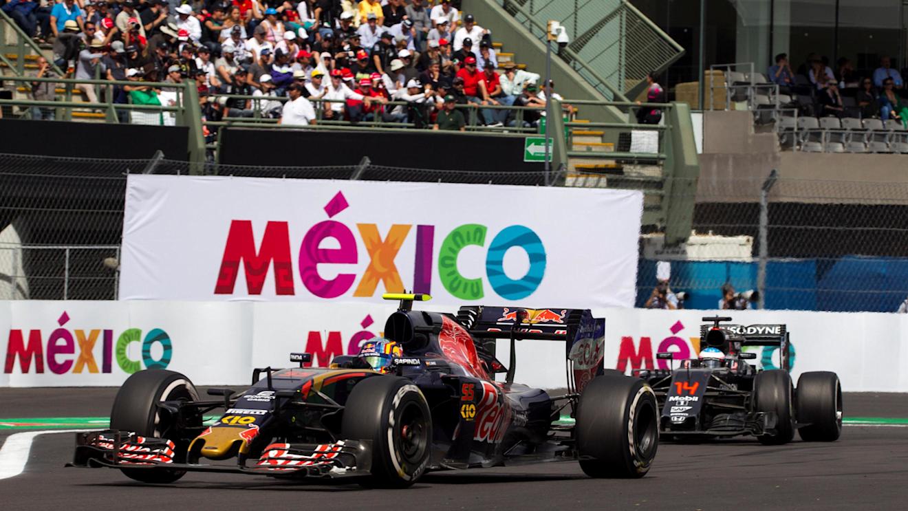 Carlos Sainz (ESP) Scuderia Toro Rosso STR11 at Formula One World Championship, Rd19, Mexican Grand Prix, Race, Circuit Hermanos Rodriguez, Mexico City, Mexico, Sunday 30 October 2016. © Sutton Images