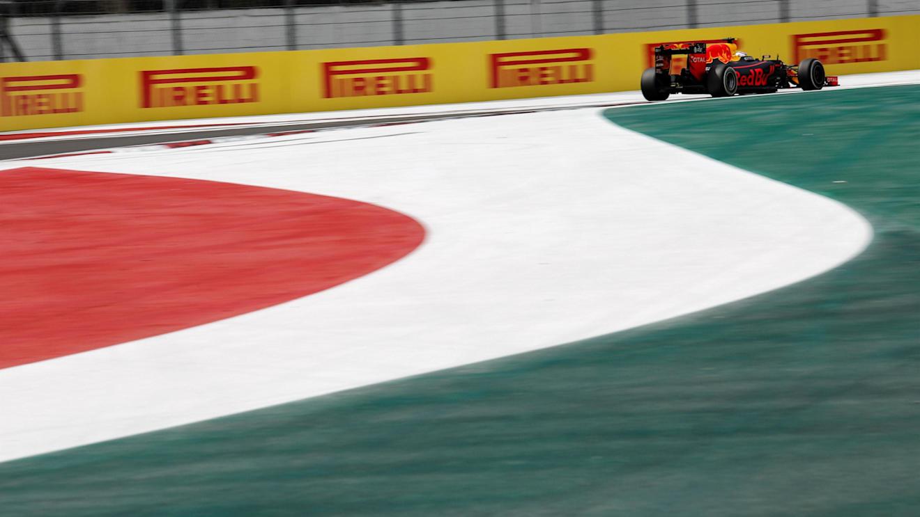 Daniel Ricciardo (AUS) Red Bull Racing RB12 at Formula One World Championship, Rd19, Mexican Grand Prix, Race, Circuit Hermanos Rodriguez, Mexico City, Mexico, Sunday 30 October 2016. © Sutton Images