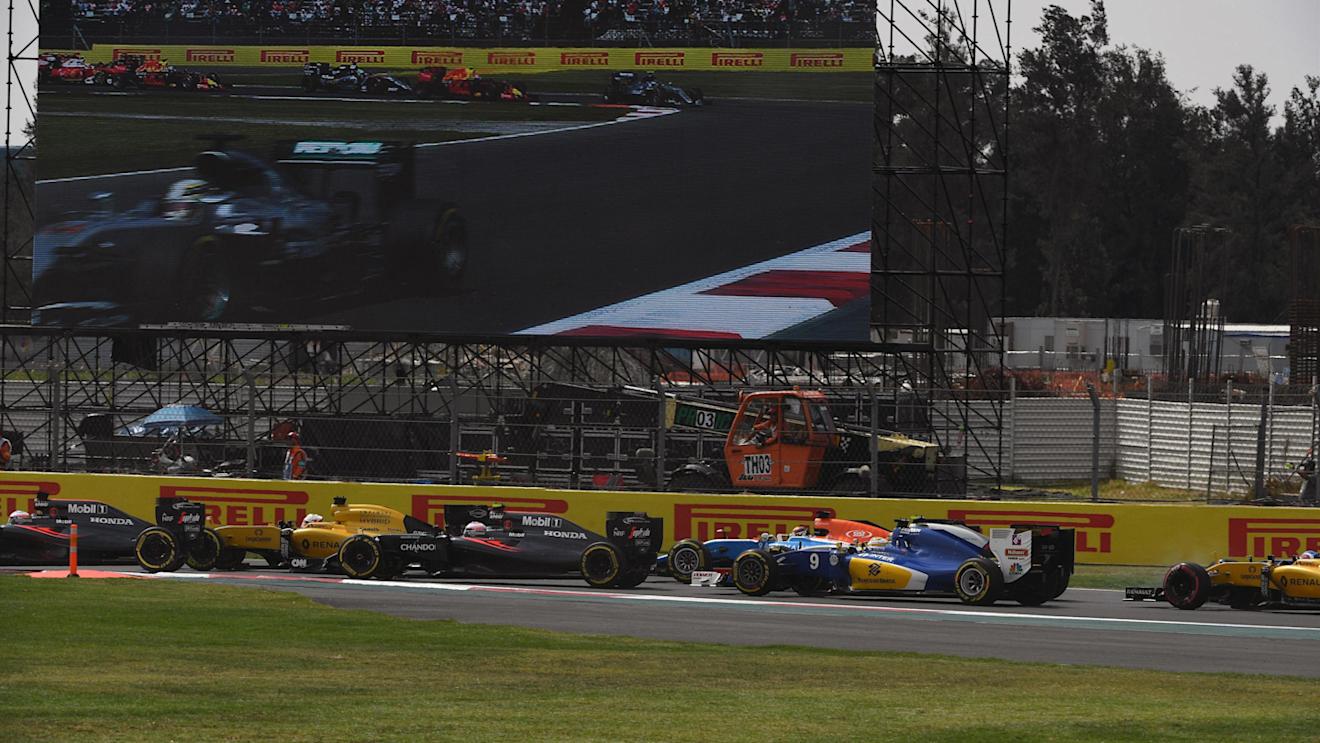 Race start at Formula One World Championship, Rd19, Mexican Grand Prix, Race, Circuit Hermanos Rodriguez, Mexico City, Mexico, Sunday 30 October 2016. © Sutton Images