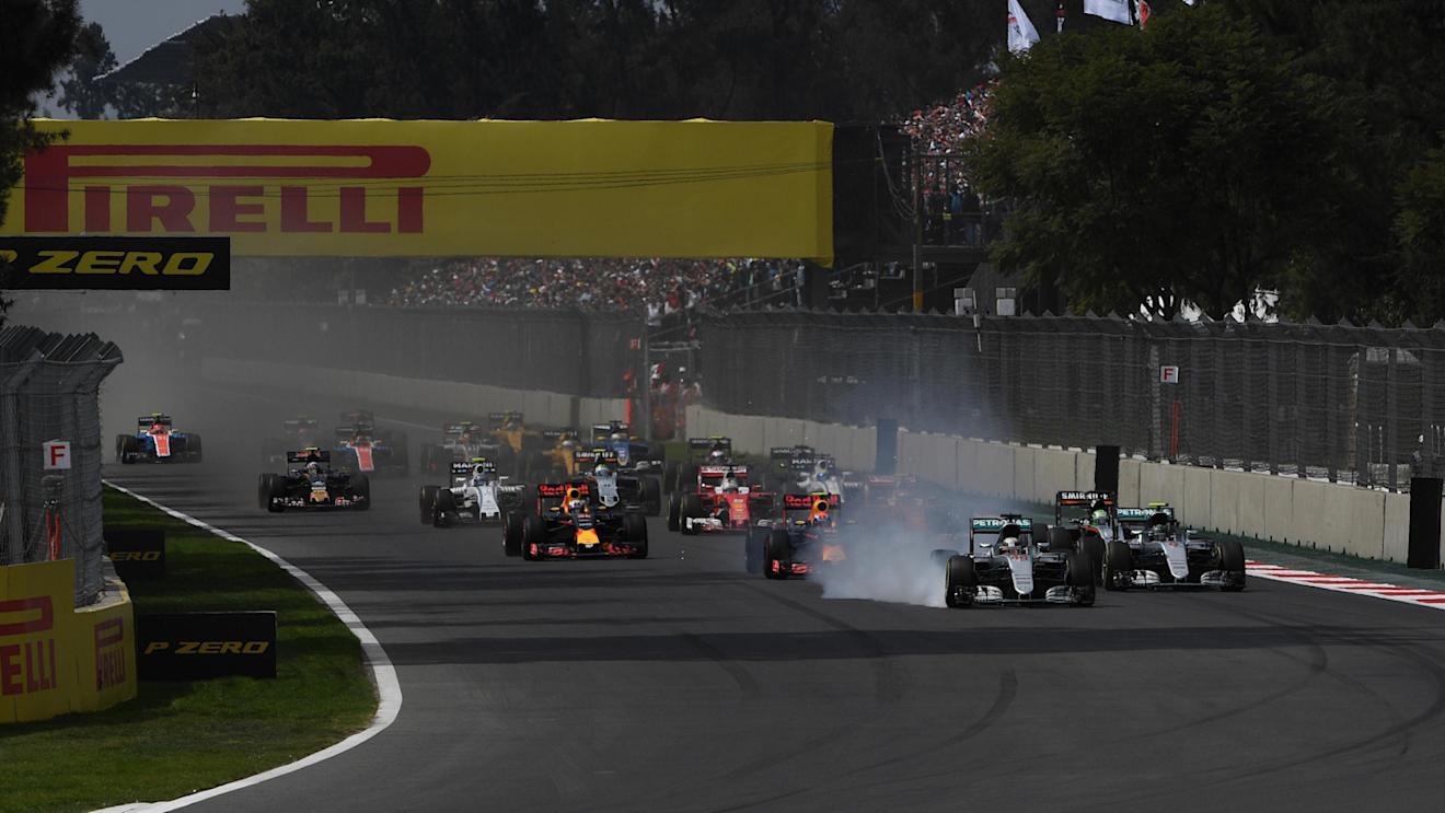 Lewis Hamilton (GBR) Mercedes-Benz F1 W07 Hybrid locks up at the start of the race at Formula One World Championship, Rd19, Mexican Grand Prix, Race, Circuit Hermanos Rodriguez, Mexico City, Mexico, Sunday 30 October 2016. © Sutton Images