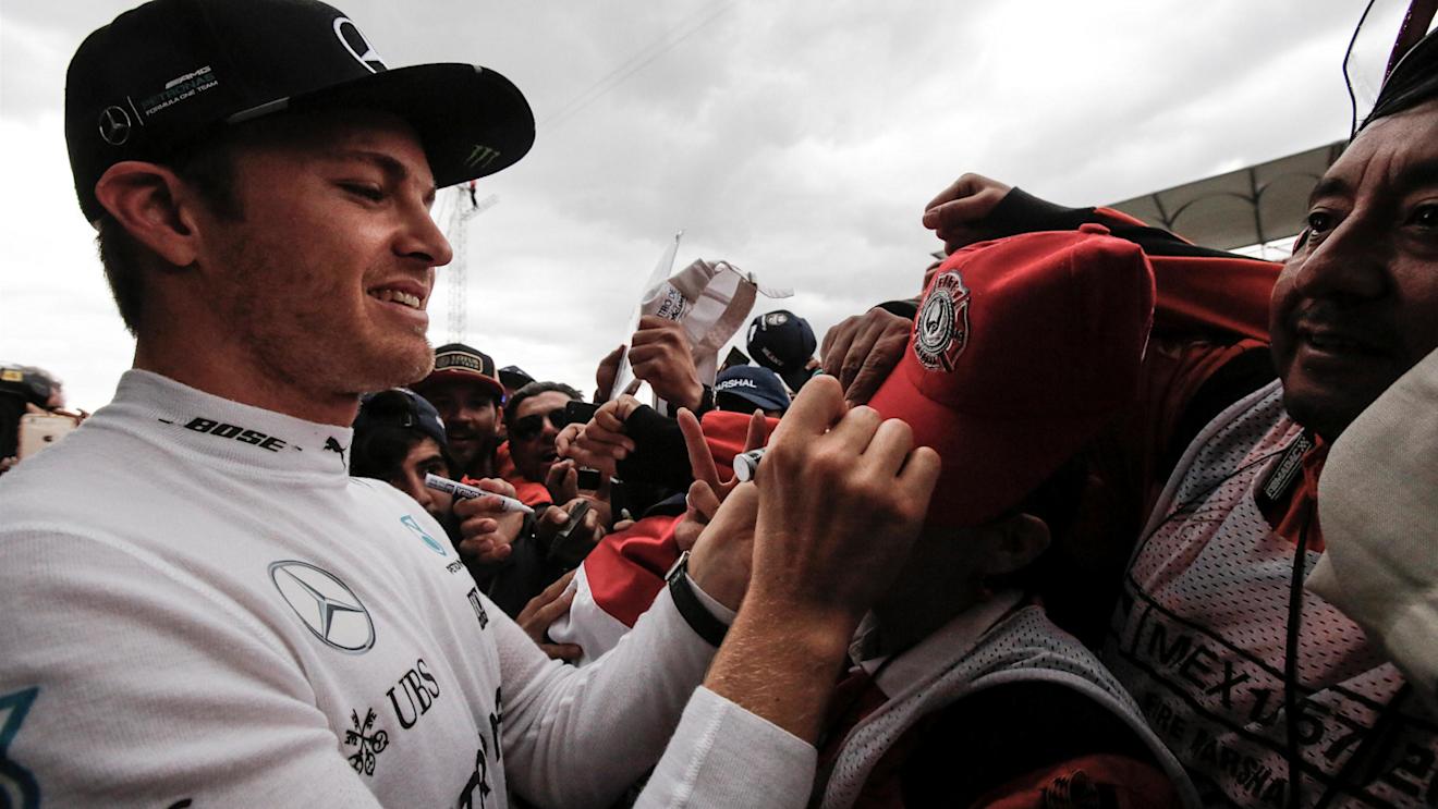 Nico Rosberg (GER) Mercedes AMG F1 celebrates and signs autographs at Formula One World Championship, Rd19, Mexican Grand Prix, Race, Circuit Hermanos Rodriguez, Mexico City, Mexico, Sunday 30 October 2016. © Sutton Images