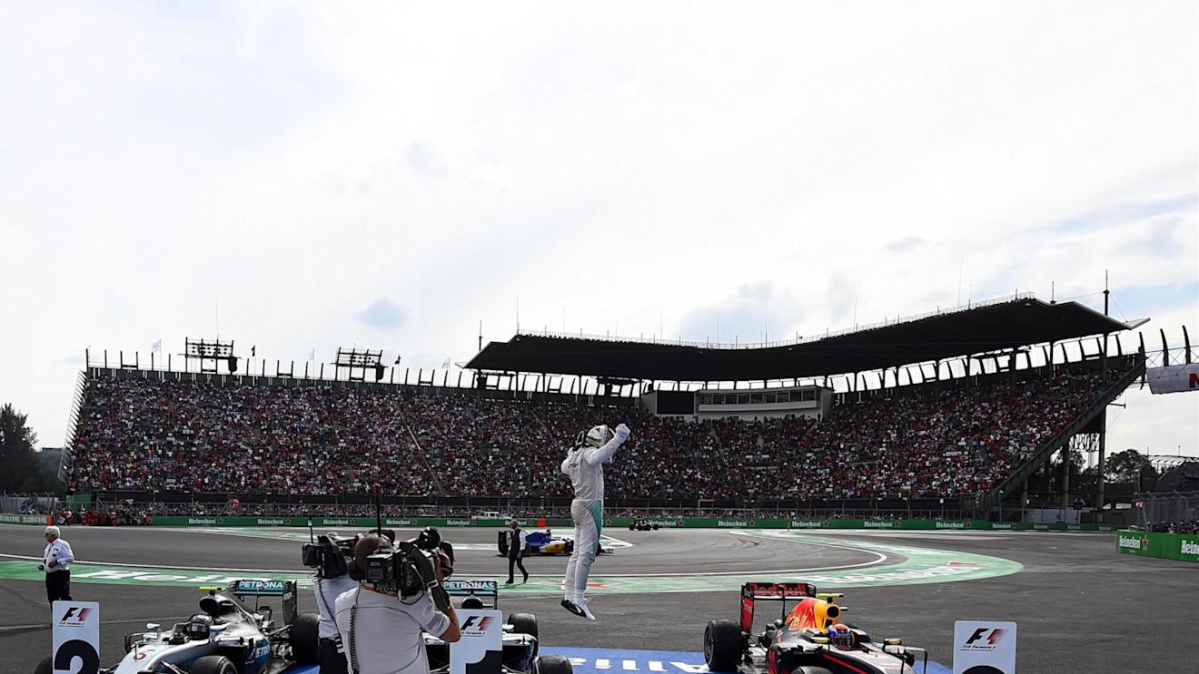 Race winner Lewis Hamilton (GBR) Mercedes-Benz F1 W07 Hybrid celebrates in parc ferme at Formula One World Championship, Rd19, Mexican Grand Prix, Race, Circuit Hermanos Rodriguez, Mexico City, Mexico, Sunday 30 October 2016. © Sutton Images