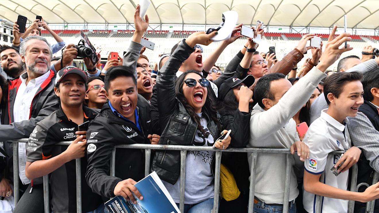 Fans at Formula One World Championship, Rd19, Mexican Grand Prix, Preparations, Circuit Hermanos Rodriguez, Mexico City, Mexico, Thursday 27 October 2016. © Sutton Images