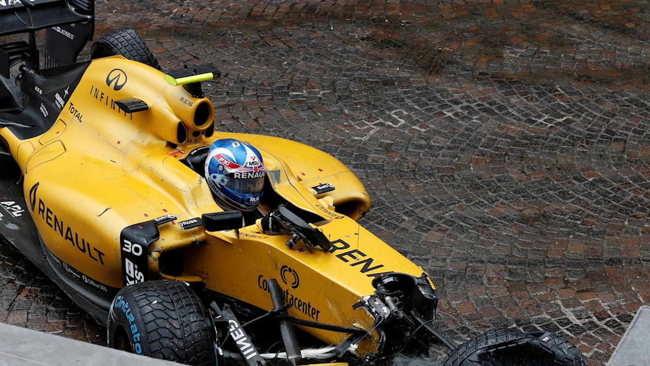 Jolyon Palmer (GBR) Renault Sport F1 Team RS16 crashes out of the race at Formula One World Championship, Rd6, Monaco Grand Prix, Race, Monte-Carlo, Monaco, Sunday 29 May 2016. © Sutton Images