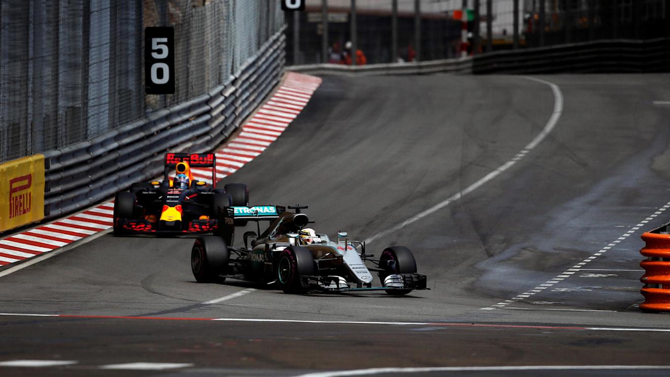 Lewis Hamilton (GBR) Mercedes-Benz F1 W07 Hybrid and Daniel Ricciardo (AUS) Red Bull Racing RB12 at Formula One World Championship, Rd6, Monaco Grand Prix, Race, Monte-Carlo, Monaco, Sunday 29 May 2016. © Sutton Images
