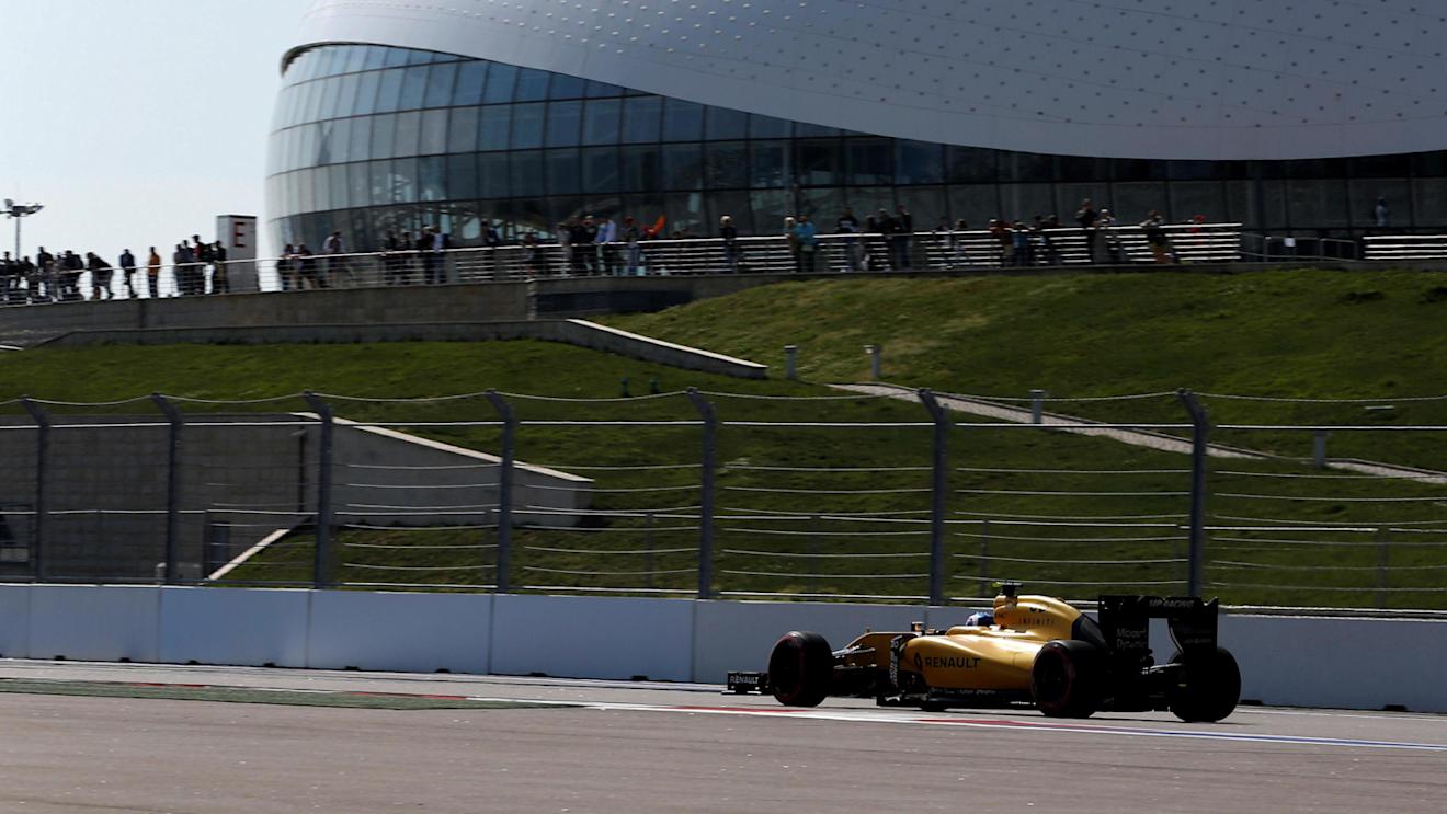 Jolyon Palmer (GBR) Renault Sport F1 Team RS16 at Formula One World Championship, Rd4, Russian Grand Prix, Practice, Sochi Autodrom, Sochi, Krasnodar Krai, Russia, Friday 29 April 2016. © Sutton Motorsport Images