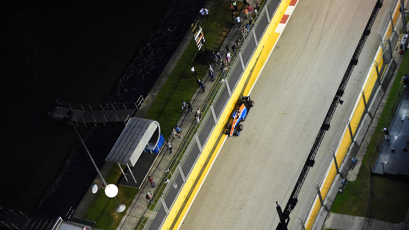 Pascal Wehrlein (GER) Manor Racing MRT05 at Formula One World Championship, Rd15, Singapore Grand Prix, Practice, Marina Bay Street Circuit, Singapore, Friday 16 September 2016. © Sutton Images