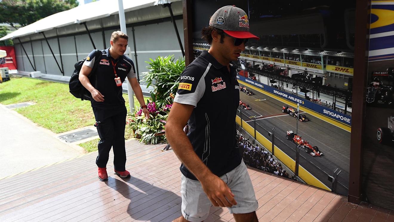 Carlos Sainz (ESP) Scuderia Toro Rosso at Formula One World Championship, Rd15, Singapore Grand Prix, Practice, Marina Bay Street Circuit, Singapore, Friday 16 September 2016. © Sutton Images