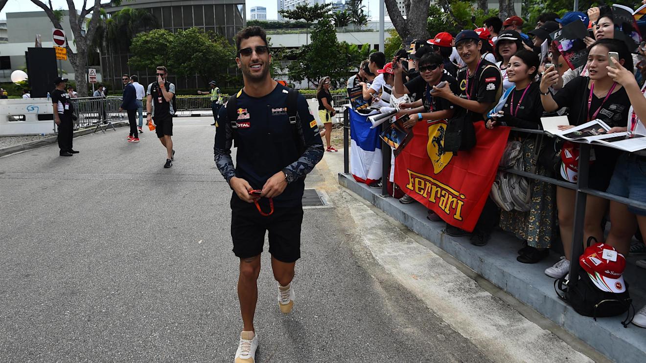 Daniel Ricciardo (AUS) Red Bull Racing at Formula One World Championship, Rd15, Singapore Grand Prix, Practice, Marina Bay Street Circuit, Singapore, Friday 16 September 2016. © Sutton Images