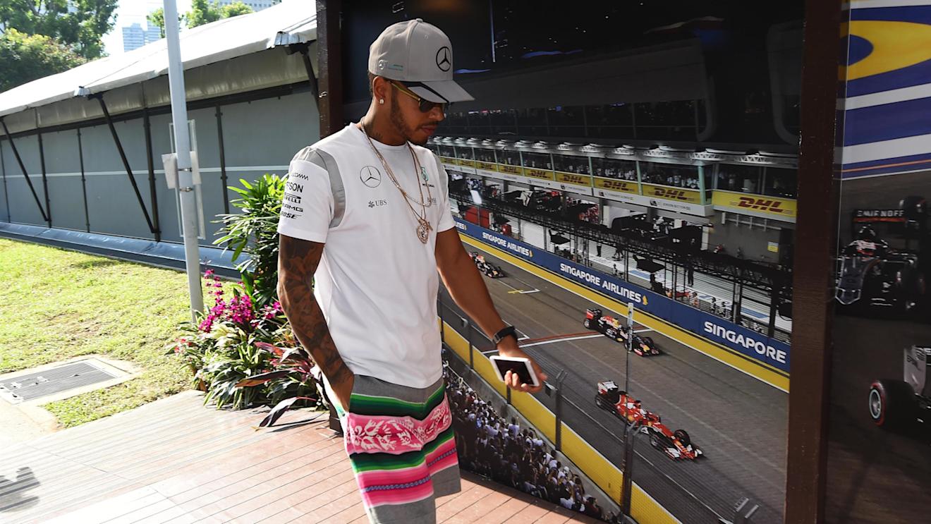 Lewis Hamilton (GBR) Mercedes AMG F1 at Formula One World Championship, Rd15, Singapore Grand Prix, Practice, Marina Bay Street Circuit, Singapore, Friday 16 September 2016. © Sutton Images