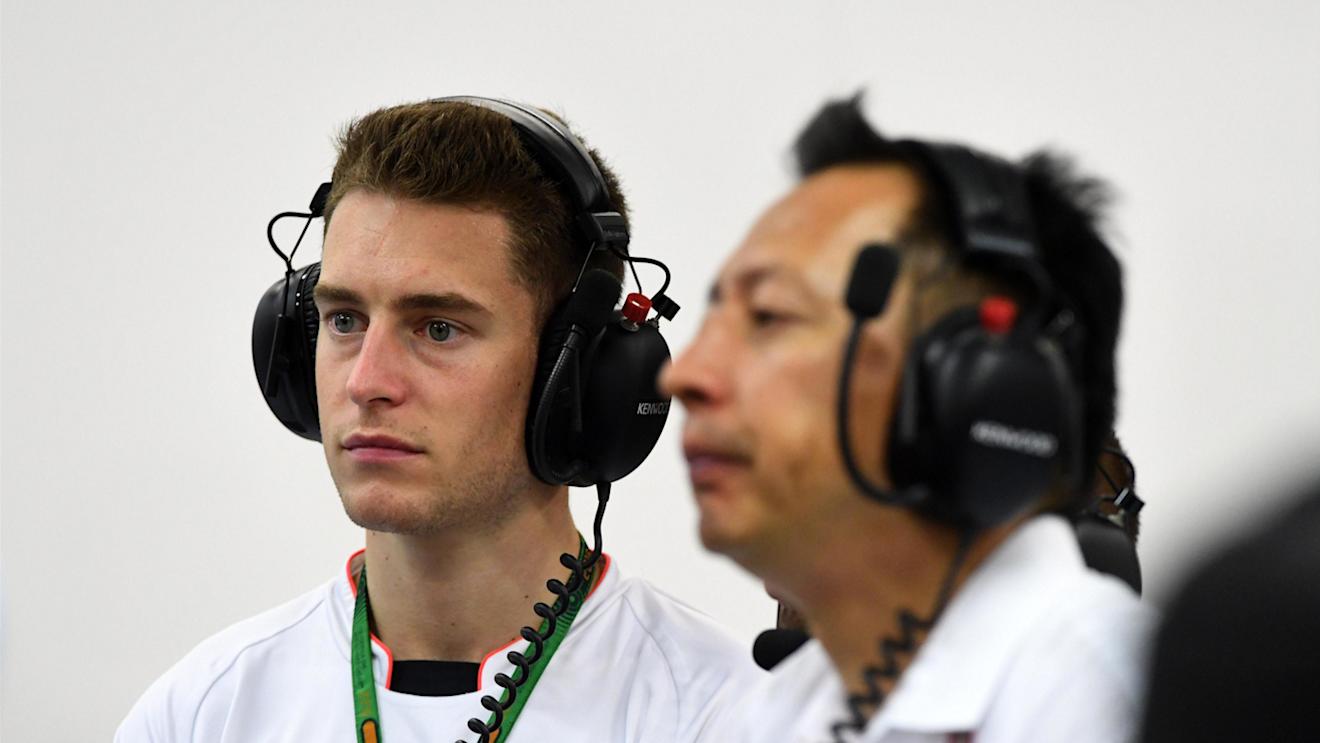 Stoffel Vandoorne (BEL) McLaren and Yusuke Hasegawa (JPN) Head of Honda Motorsport at Formula One World Championship, Rd15, Singapore Grand Prix, Practice, Marina Bay Street Circuit, Singapore, Friday 16 September 2016. © Sutton Images