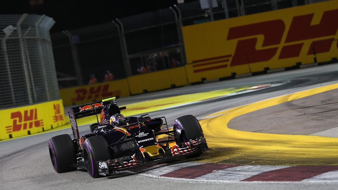 Carlos Sainz jr (ESP) Scuderia Toro Rosso STR11 at Formula One World Championship, Rd15, Singapore Grand Prix, Practice, Marina Bay Street Circuit, Singapore, Friday 16 September 2016. © Sutton Images