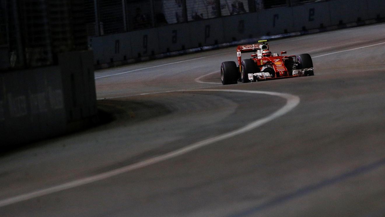 Kimi Raikkonen (FIN) Ferrari SF16-H at Formula One World Championship, Rd15, Singapore Grand Prix, Qualifying, Marina Bay Street Circuit, Singapore, Saturday 17 September 2016. © Sutton Images