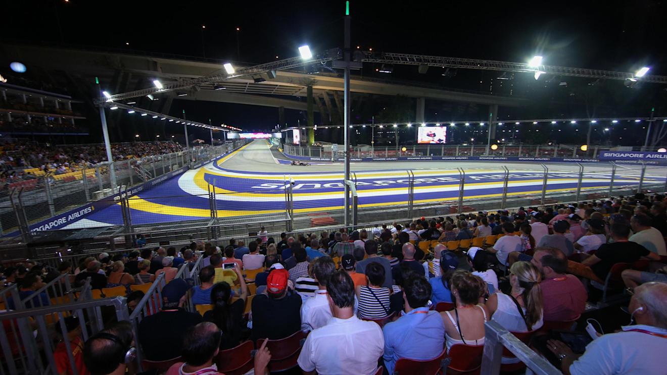 Carlos Sainz (ESP) Scuderia Toro Rosso STR11 at Formula One World Championship, Rd15, Singapore Grand Prix, Qualifying, Marina Bay Street Circuit, Singapore, Saturday 17 September 2016. © Sutton Images
