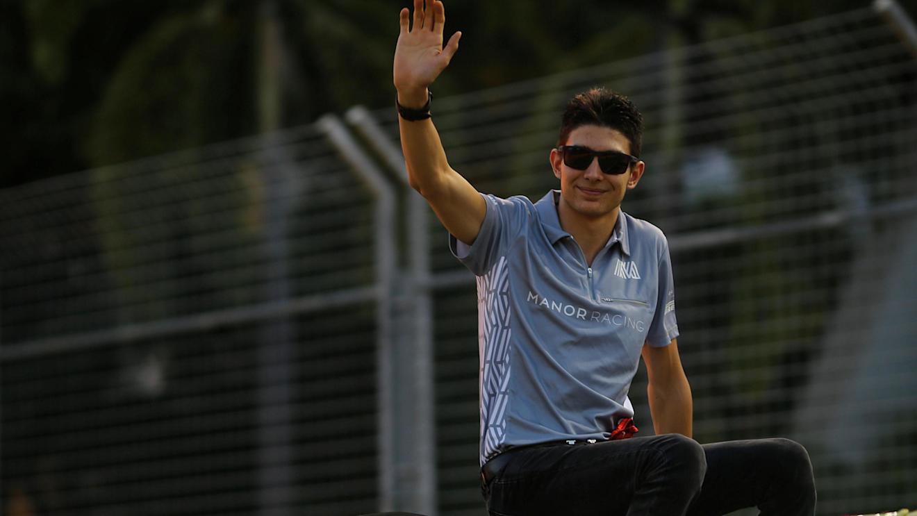 Esteban Ocon (FRA) Manor Racing on the drivers parade at Formula One World Championship, Rd15, Singapore Grand Prix, Race, Marina Bay Street Circuit, Singapore, Sunday 18 September 2016. © Sutton Images
