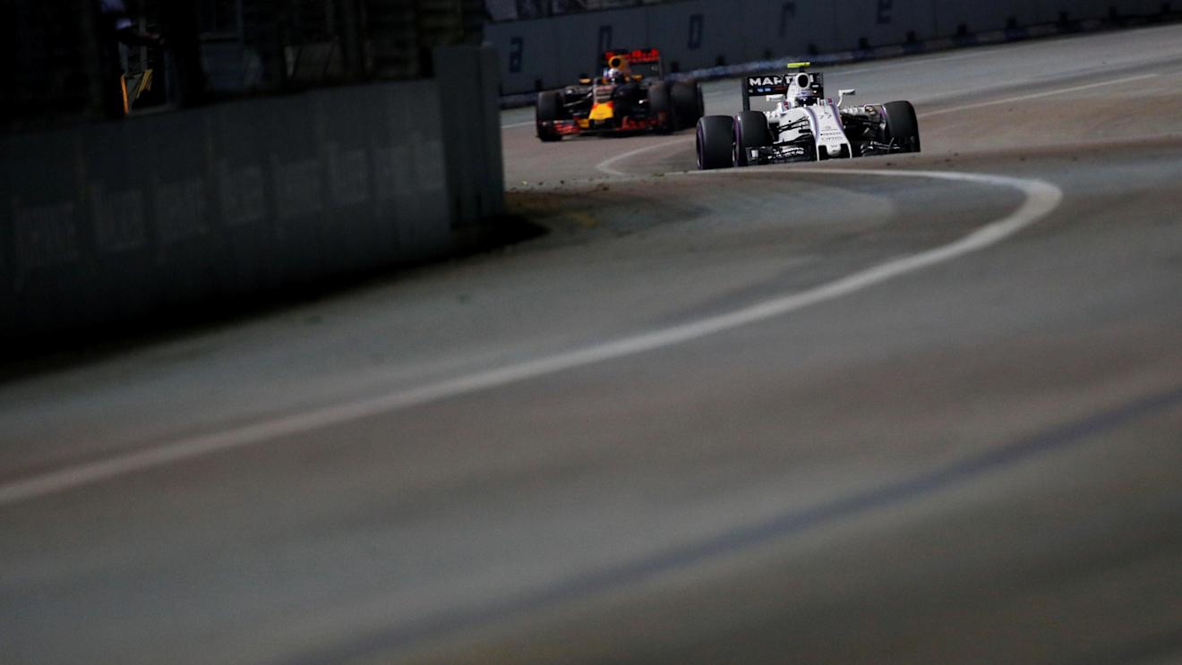 Valtteri Bottas (FIN) Williams FW38 at Formula One World Championship, Rd15, Singapore Grand Prix, Race, Marina Bay Street Circuit, Singapore, Sunday 18 September 2016. © Sutton Images