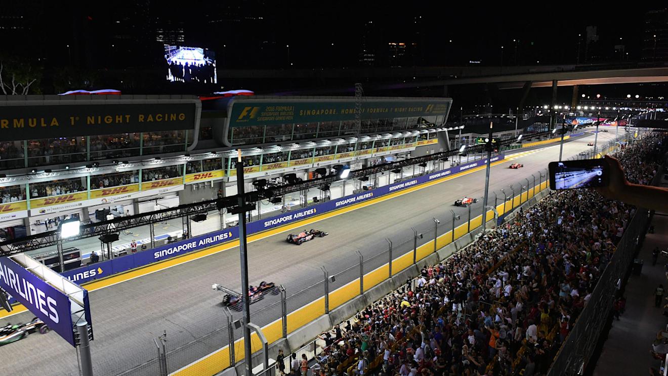 Formation lap at Formula One World Championship, Rd15, Singapore Grand Prix, Race, Marina Bay Street Circuit, Singapore, Sunday 18 September 2016. © Sutton Images