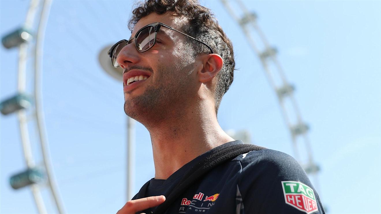 Daniel Ricciardo (AUS) Red Bull Racing at Formula One World Championship, Rd15, Singapore Grand Prix, Race, Marina Bay Street Circuit, Singapore, Sunday 18 September 2016. © Sutton Images