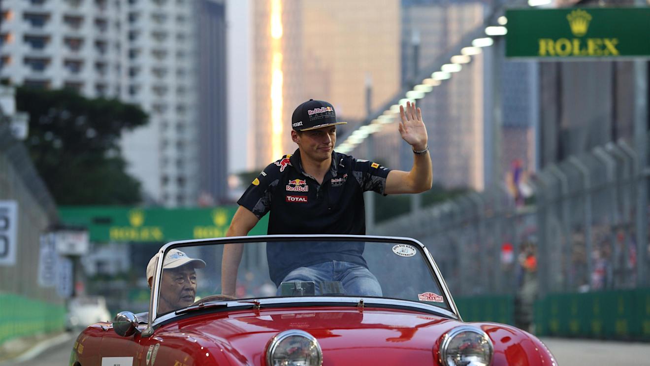 Max Verstappen (NED) Red Bull Racing on the drivers parade at Formula One World Championship, Rd15, Singapore Grand Prix, Race, Marina Bay Street Circuit, Singapore, Sunday 18 September 2016. © Sutton Images
