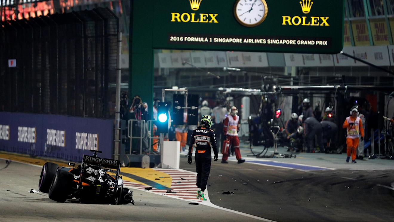Nico Hulkenberg (GER) Force India VJM09 crashes out of the race at Formula One World Championship, Rd15, Singapore Grand Prix, Race, Marina Bay Street Circuit, Singapore, Sunday 18 September 2016. © Sutton Images